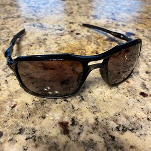 Oakley triggerman prism. W/ pat mahomes youth glasses.